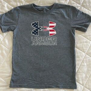 Boys size 7 under armour tee
